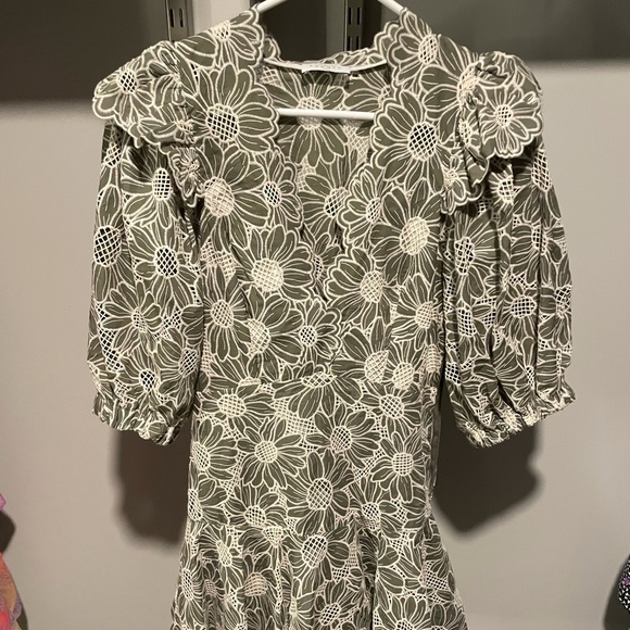 [sold]NWT Sandro dress with embroidered green flowers - Picture 2 of 6